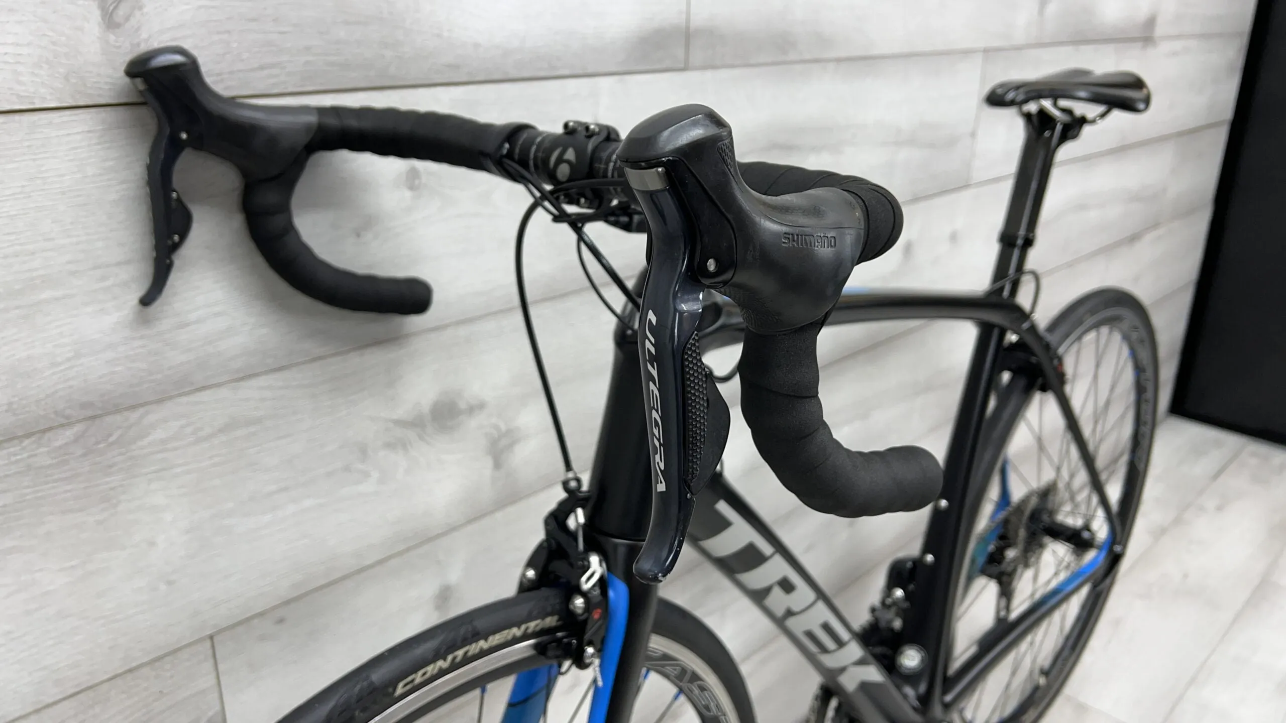 2017 Trek Domane SL 7  Road Bike - 56cm