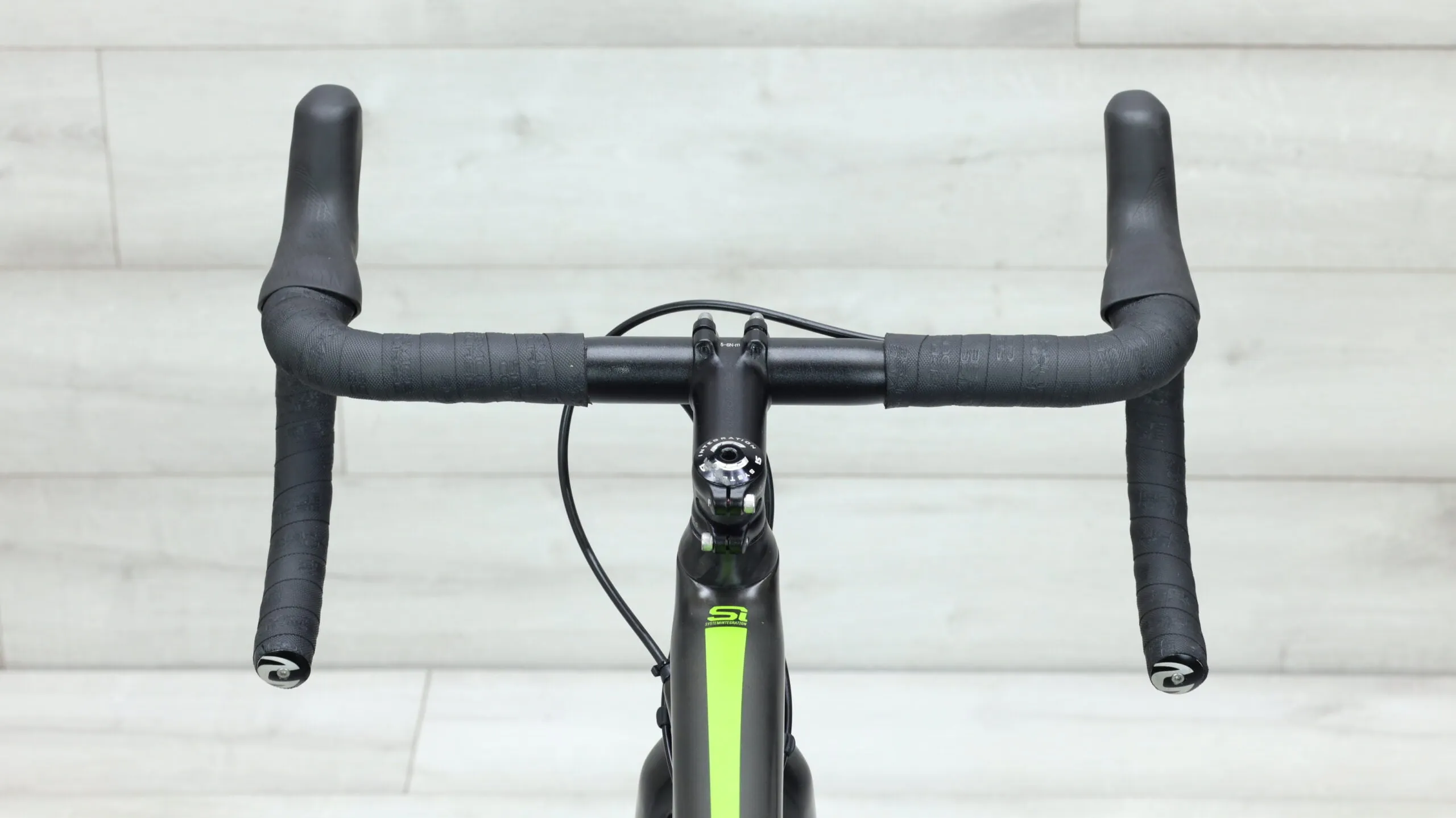 2019 Cannondale SuperSix EVO Carbon Disc Ultegra  Road Bike - 52cm